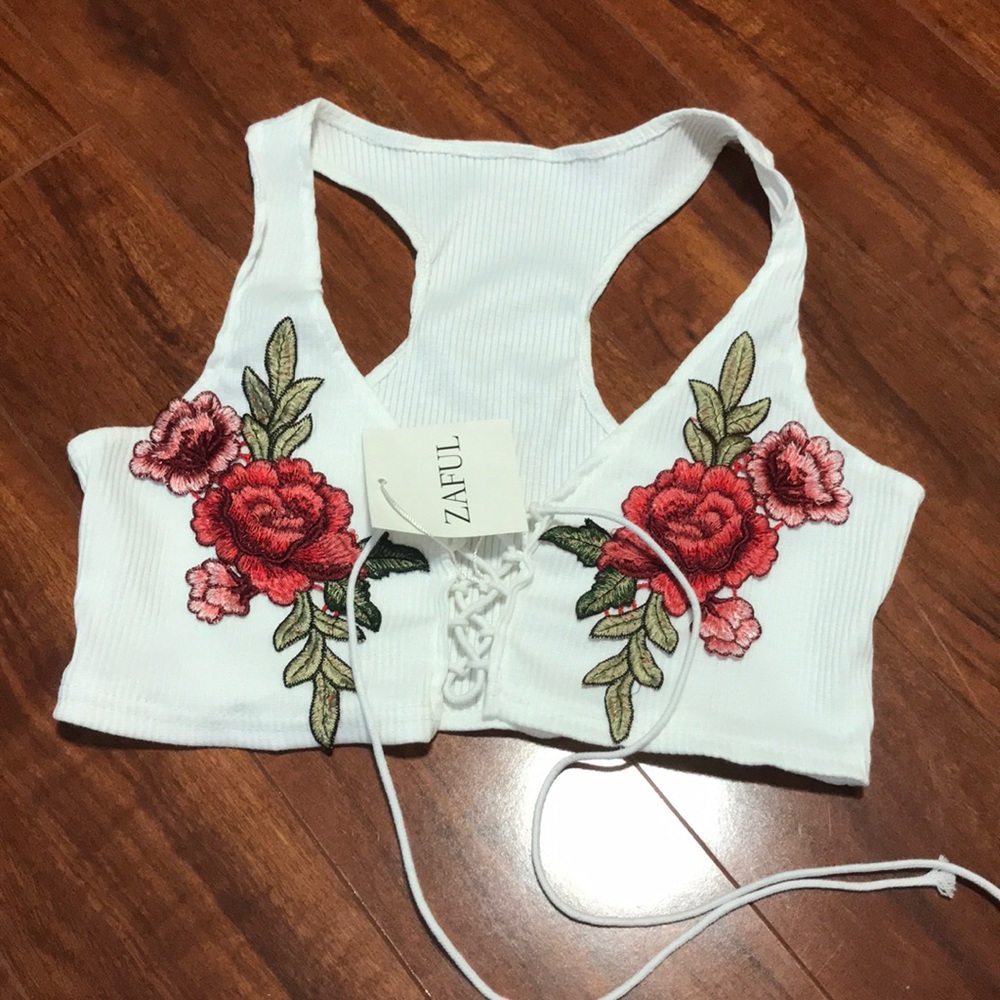 White cropped tank w/ flowers